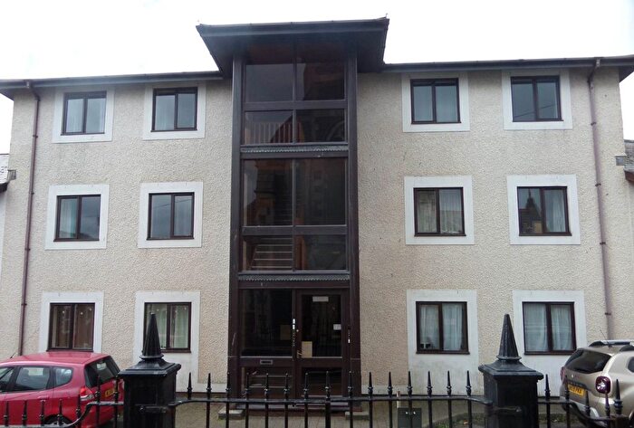 2 Bedroom Flat To Rent In Plas Mair, Aberystwyth, SY23