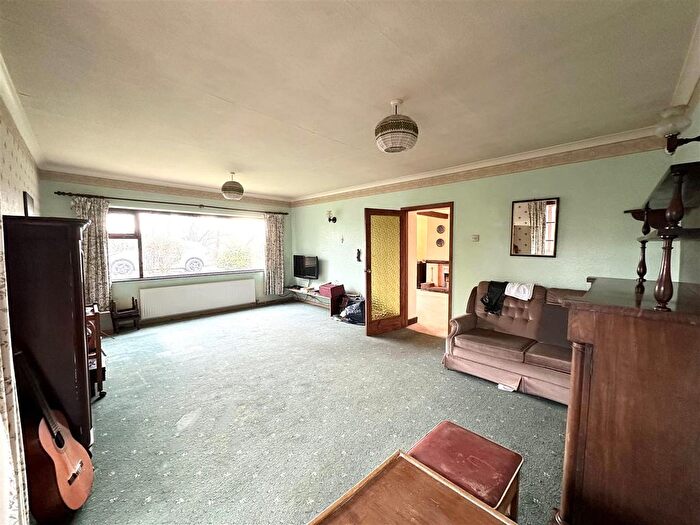 2 Bedroom Cottage For Sale In Longmeanygate, Midge Hall, Leyland, PR26