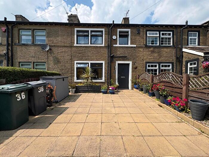 2 Bedroom Semi Detached House For Sale In West End, Queensbury, BD13