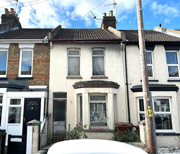 3 Bedroom Terraced House For Sale In Milton Road, Gillingham, ME7