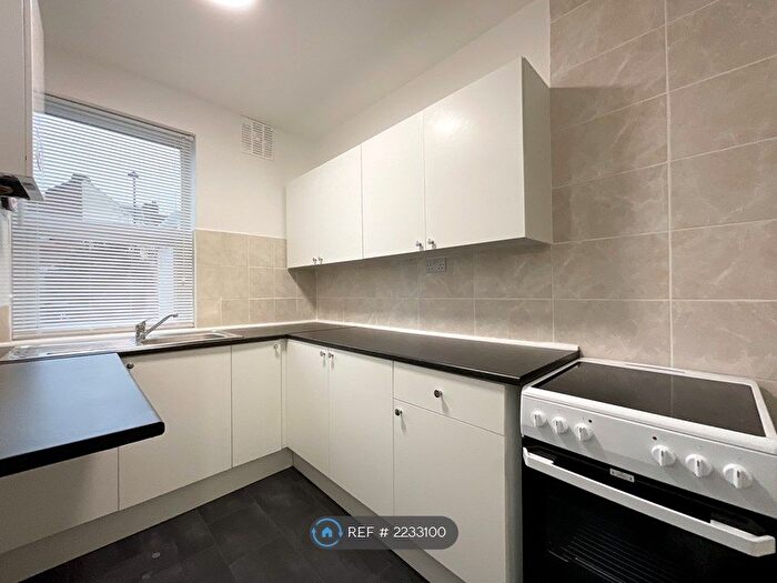 2 Bedroom Terraced House To Rent In Gladstone Road, Doncaster, DN4