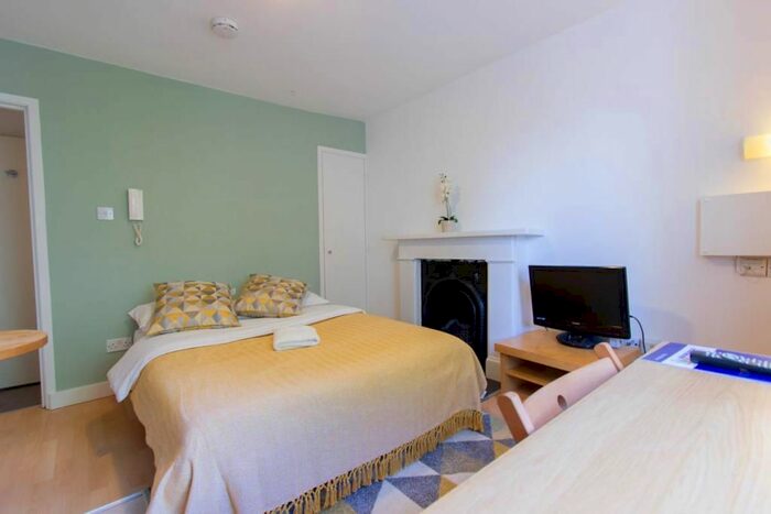 Studio To Rent In Penywern Road, Earls Court, London, SW5