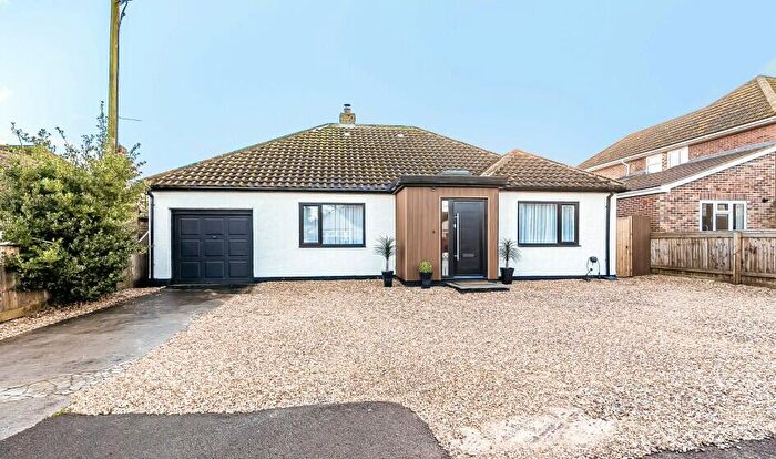 4 Bedroom Bungalow For Sale In Carisbrook Terrace, Chiseldon, Swindon, SN4