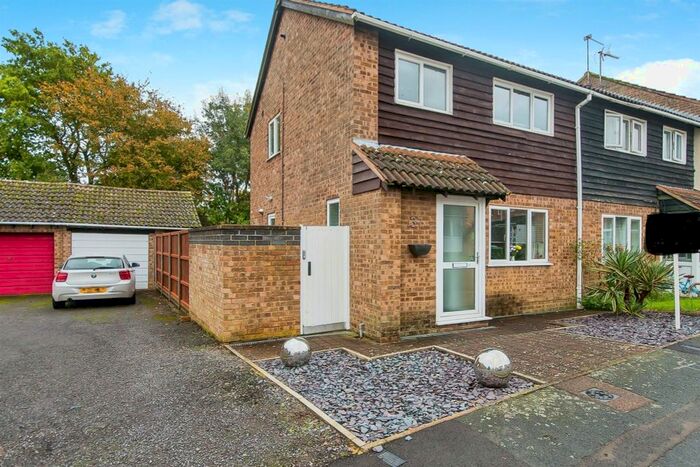 4 Bedroom End Of Terrace House For Sale In Elm Road, Folksworth, Peterborough, PE7