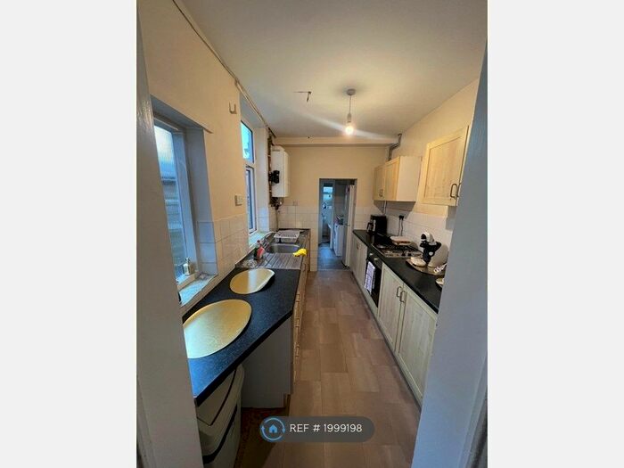 3 Bedroom Terraced House To Rent In Baker Street, Northampton, NN2