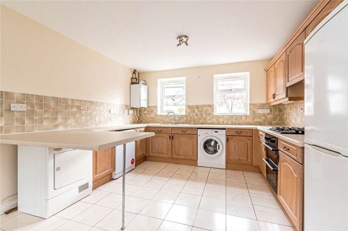 3 Bedroom Town House To Rent In St Barnabas Close, East Dulwich, London, SE22