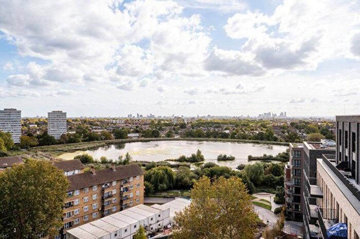 3 Bedroom Flat For Sale In Woodberry Down, Finsbury Park, N4