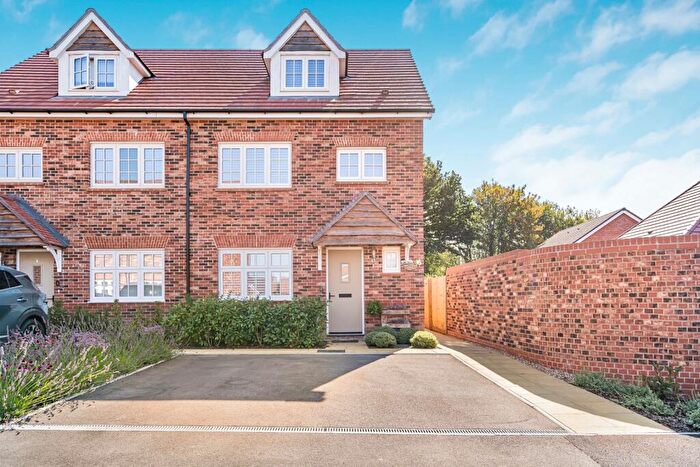 4 Bedroom Semi Detached House For Sale In Mallard Close, Liphook, Hampshire, GU30