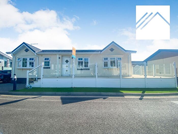 2 Bedroom Park Home For Sale In Oakside, Sandy Bay, Canvey Island, SS8
