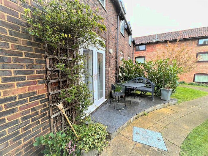 1 Bedroom Flat To Rent In Cameron Court, Crib Street, Ware, SG12
