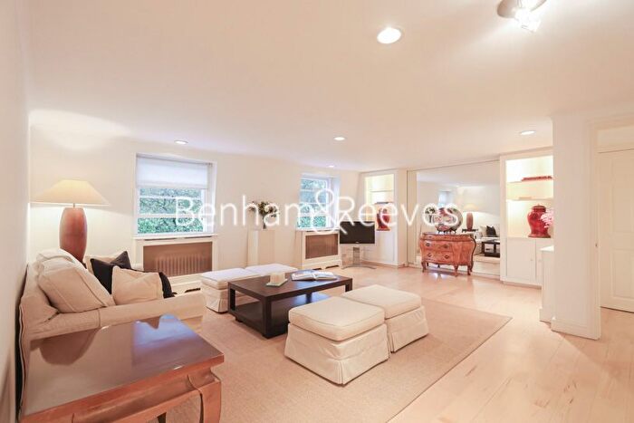 2 Bedroom Flat To Rent In Onslow Square, South Kensington, SW7