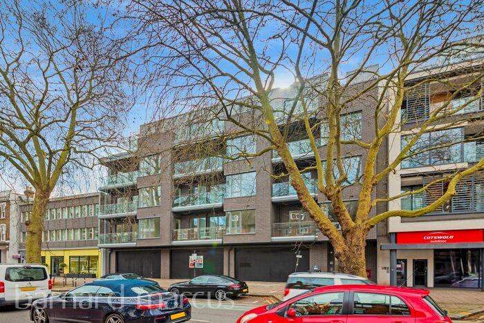2 Bedroom Flat To Rent In Chiswick High Road, London, W4