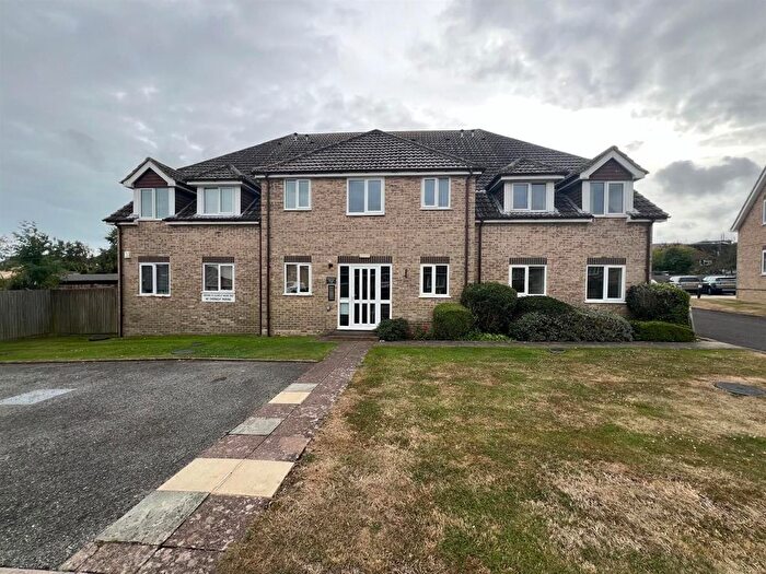 2 Bedroom Flat To Rent In Honeycrag Close, Polegate, BN26