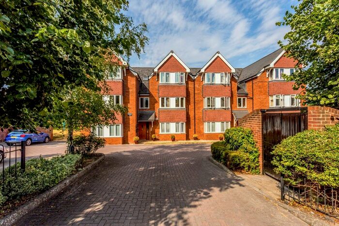 2 Bedroom Flat To Rent In Salisbury Road, Marlborough, SN8