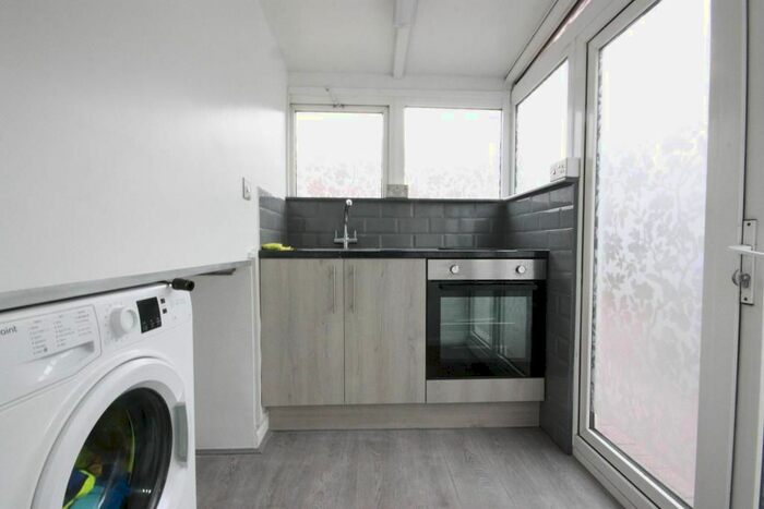 Studio To Rent In Ducane Road, East Acton, London W12
