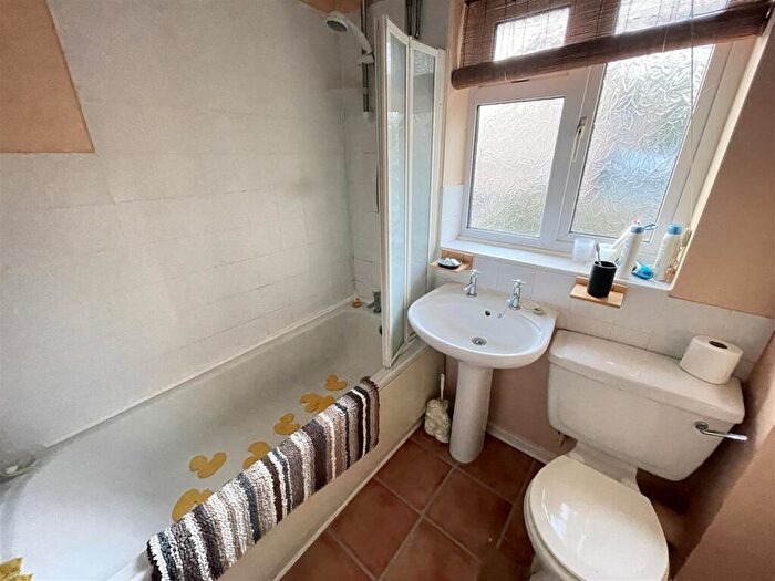 3 Bedroom Semi-Detached House For Sale In Woodbury Gardens, Harnham, SP2