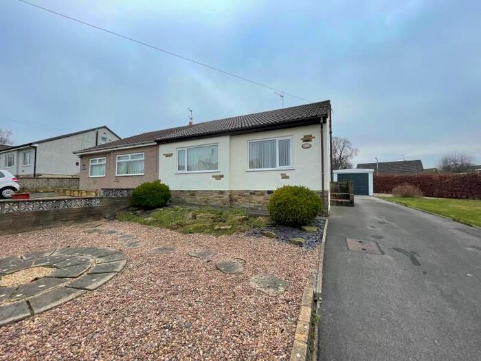 2 Bedroom Bungalow To Rent In Greenside Lane, Cullingworth, Bradford, West Yorkshire BD13