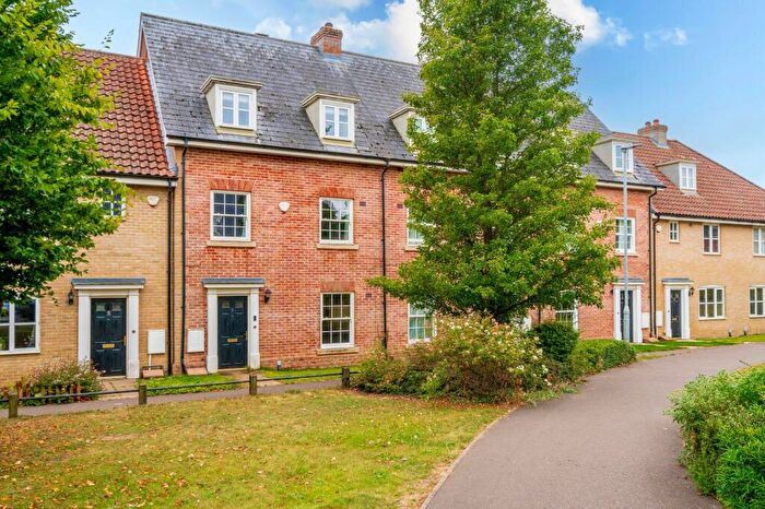 4 Bedroom Terraced House For Sale In Lord Nelson Drive, Norwich, NR5