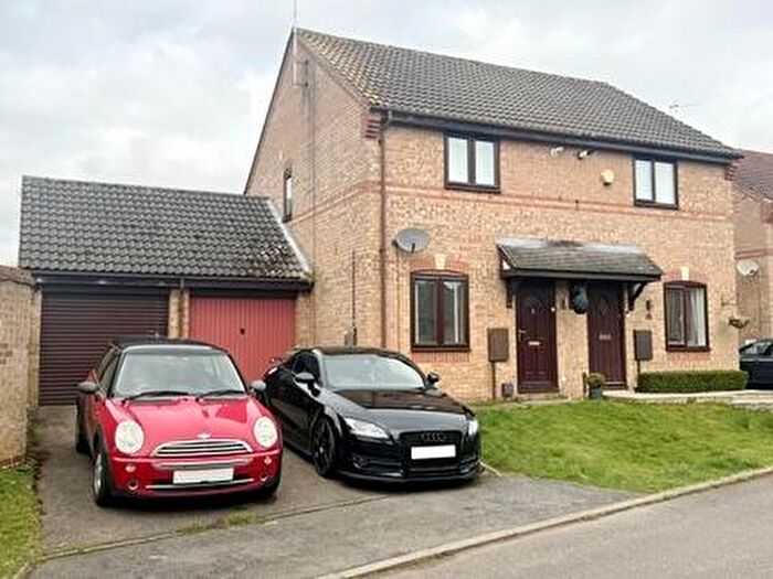 2 Bedroom Semi-Detached House To Rent In Docklewell Close, Towcester, NN12