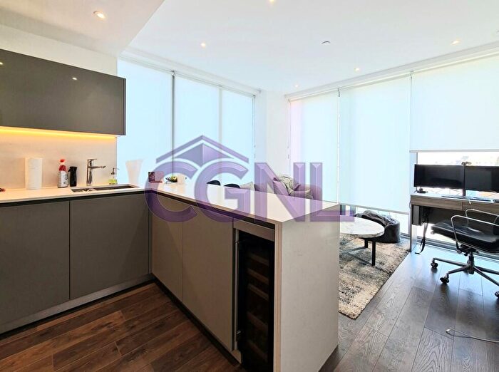 1 Bedroom Flat To Rent In Cassia House, Piazza Walk, London, E1