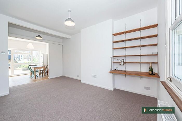 1 Bedroom Flat To Rent In Devonport Road, Shepherds Bush, W12