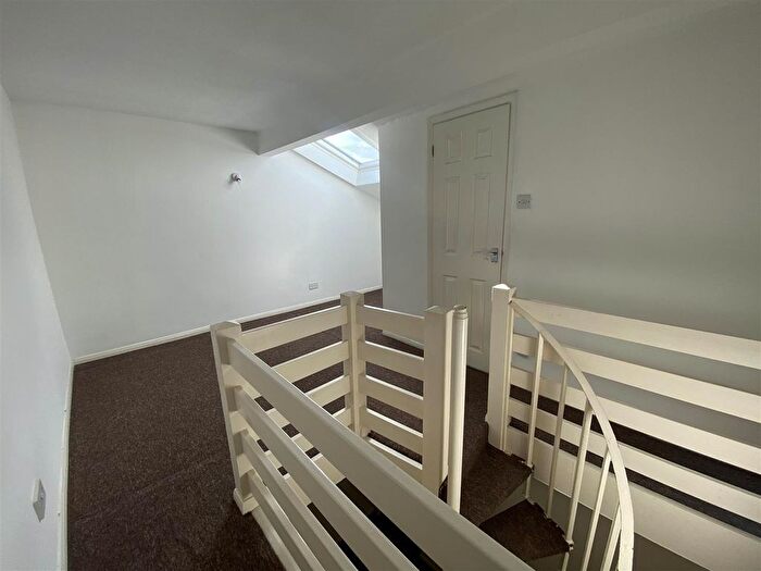 1 Bedroom Flat To Rent In Salem Place, Northfleet, Gravesend, DA11