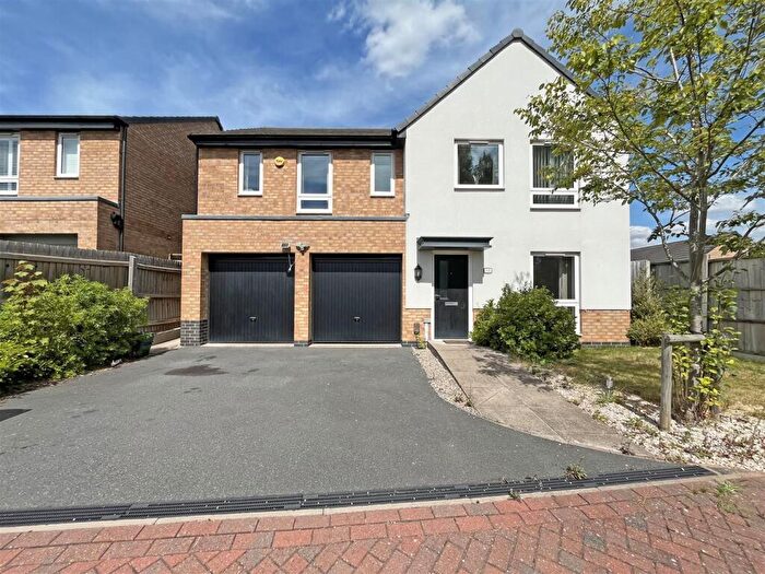 5 Bedroom Detached House To Rent In Vickers Close, Gedling, Nottingham, NG4