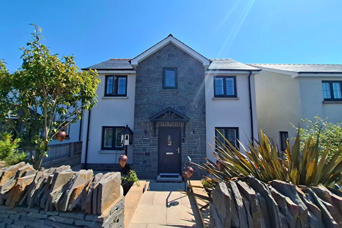 4 Bedroom Detached House For Sale In Hafod, Bancffosfelen, SA15
