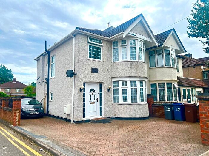 3 Bedroom Semi Detached House To Rent In Weighton Road, Harrow, HA3