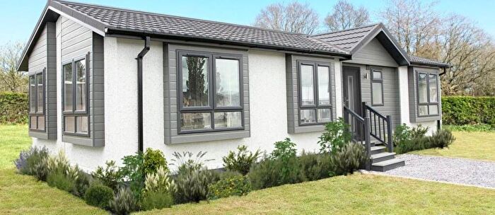 2 Bedroom Park Home For Sale In Countryside Location, Cambs Norfolk Border, PE14