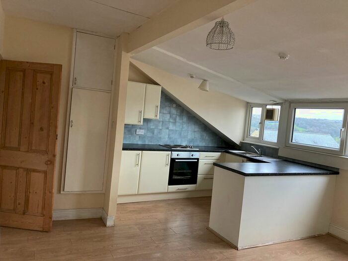 1 Bedroom Flat To Rent In Bingley Road, Shipley, BD18