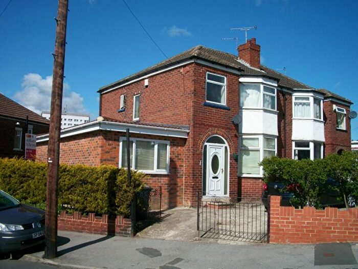 4 Bedroom Semi-Detached House To Rent In Eden Drive, Burley, Leeds, LS4