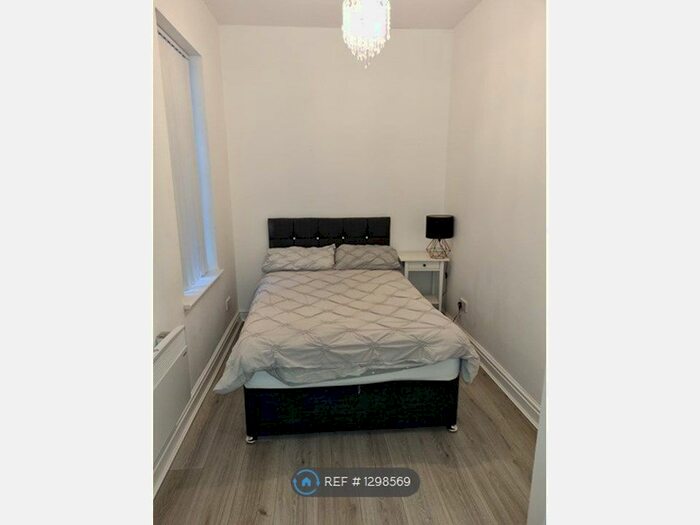 2 Bedroom Flat To Rent In The Old Bill, Liverpool L4