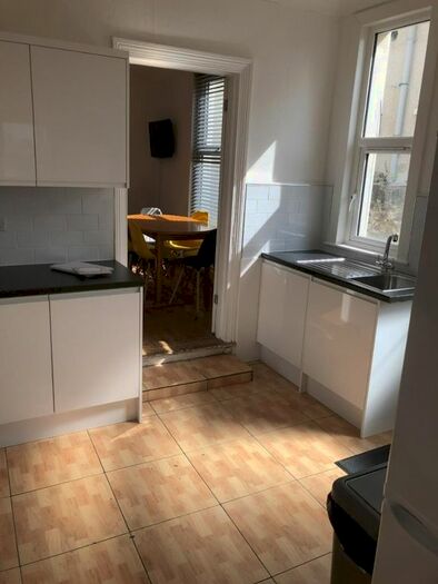 6 Bedroom Property To Rent In Kingsley Road, Plymouth, PL4
