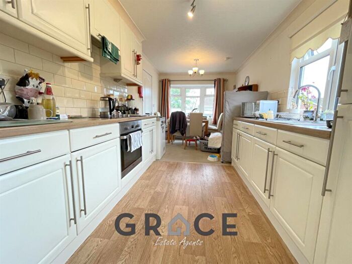 2 Bedroom Park Home For Sale In Chalk Hill Lane, Great Blakenham, Ipswich, IP6