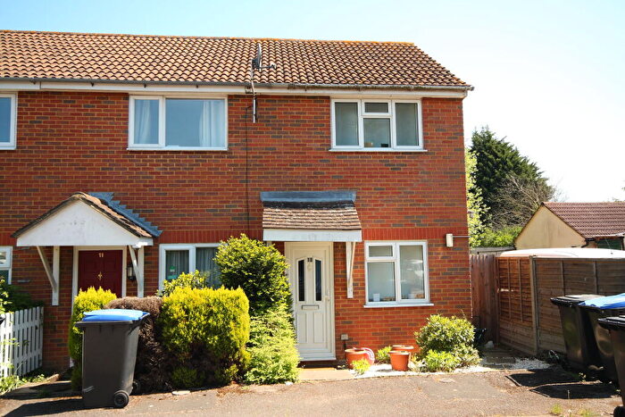 1 Bedroom Terraced House To Rent In Courtenay Mews, Woking, GU21