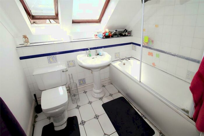 3 Bedroom Terraced House For Sale In Laurel Close, Southampton, Hampshire, SO19