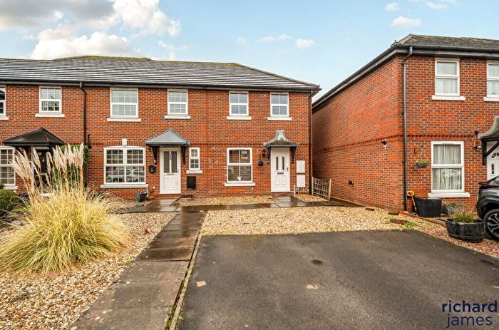 2 Bedroom Terraced House For Sale In Meadow Road, Swindon, SN2