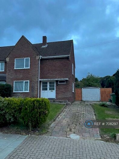 3 Bedroom Semi-Detached House To Rent In Hillcrest Road, Orpington, BR6