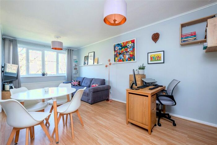 1 Bedroom Flat To Rent In Burke Close, Putney, SW15
