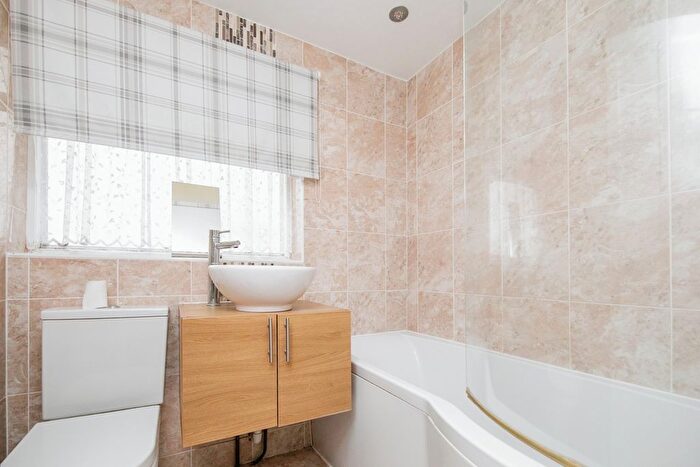 2 Bedroom Detached House For Sale In Turner Road, Colchester, Essex, CO4