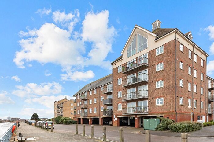 2 Bedroom Flat For Sale In Sussex Wharf, Shoreham-By-Sea, BN43