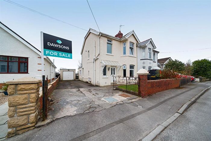 3 Bedroom Town House For Sale In Park Terrace, Pontarddulais, Swansea, SA4