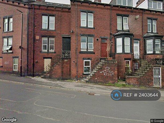 4 Bedroom Detached House To Rent In Park Crescent, Armley, Leeds, LS12