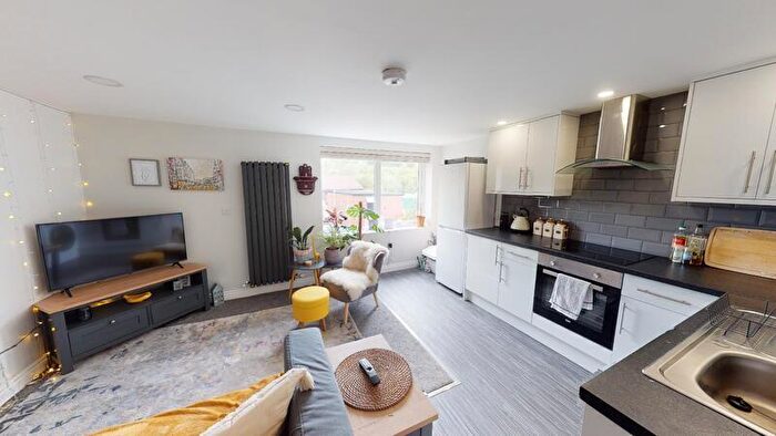 1 Bedroom Flat To Rent In Meanwood Road, Meanwood, Leeds, LS7