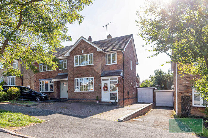 3 Bedroom Semi-Detached House For Sale In Roseway, Stoke Golding, Nuneaton, CV13