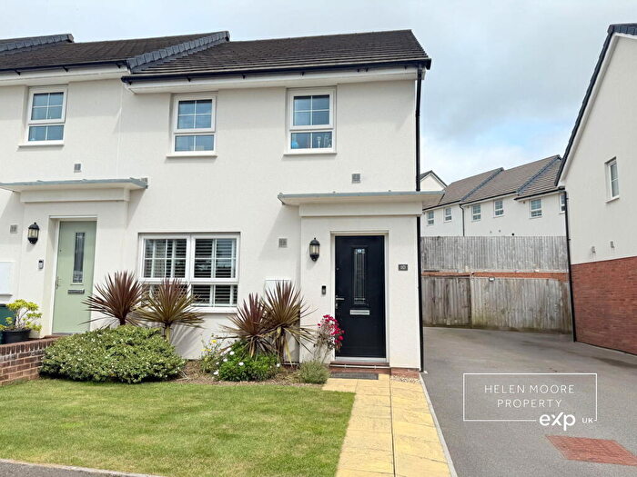 3 Bedroom End Of Terrace House For Sale In Turnpike Crescent, Ivybridge, Devon, PL21