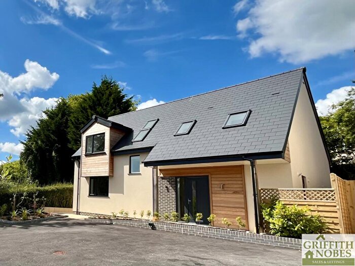 5 Bedroom Detached House For Sale In Woodland Avenue, Dursley, Gloucestershire, GL11