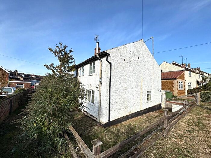 2 Bedroom Semi-Detached House For Sale In Blackborough End - Bed Period Cottage, PE32
