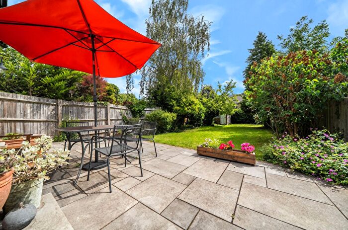 2 Bedroom Flat For Sale In Stanley Road, Bromley, BR2